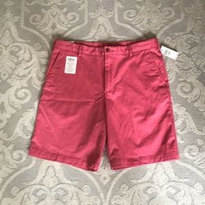 IZOD salmon shorts
